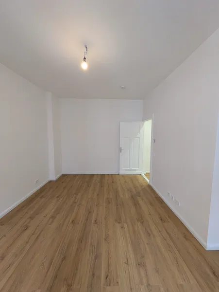 Charmante 1 Zimmer Altbauwohnung nahe Mierendorffplatz wartet auf neuen Mieter! — photo 1